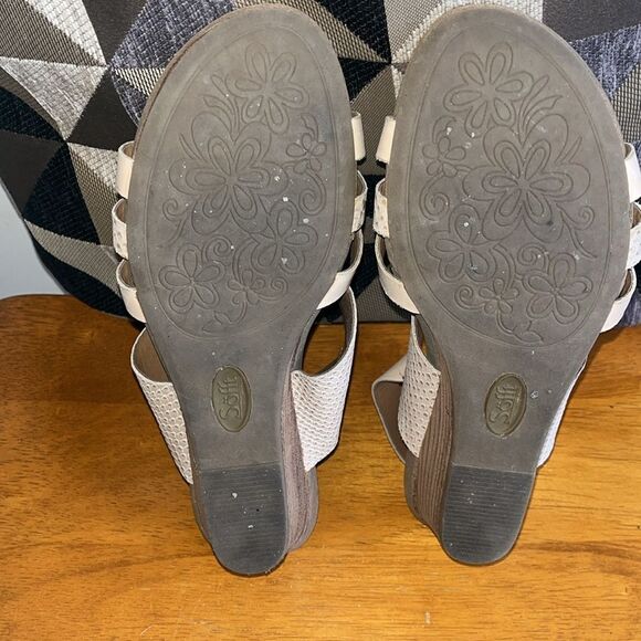 WOMEN’S SOFFT HEELED LEATHER VELORA SNAKESKIN-LOOK STRAPPY SANDALS SIZE 9.5 - Picture 3 of 9